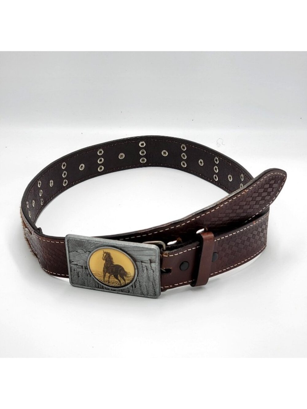 Vtg Western/Cowgirl Brown Leather Belt with Horse-Themed Metal Buckle Adjustable
